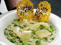 Oakroom Restaurant at Oakwood Premier Mumbai offers