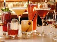 Champions Bar at Marina Inn offers