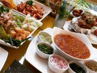 Hinglish Cafe and Beach Bar offers