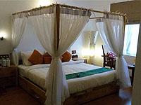 The Old Lighthouse Bristow Hotel offers