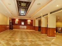 The Claremont Hotel and Convention Centre offers